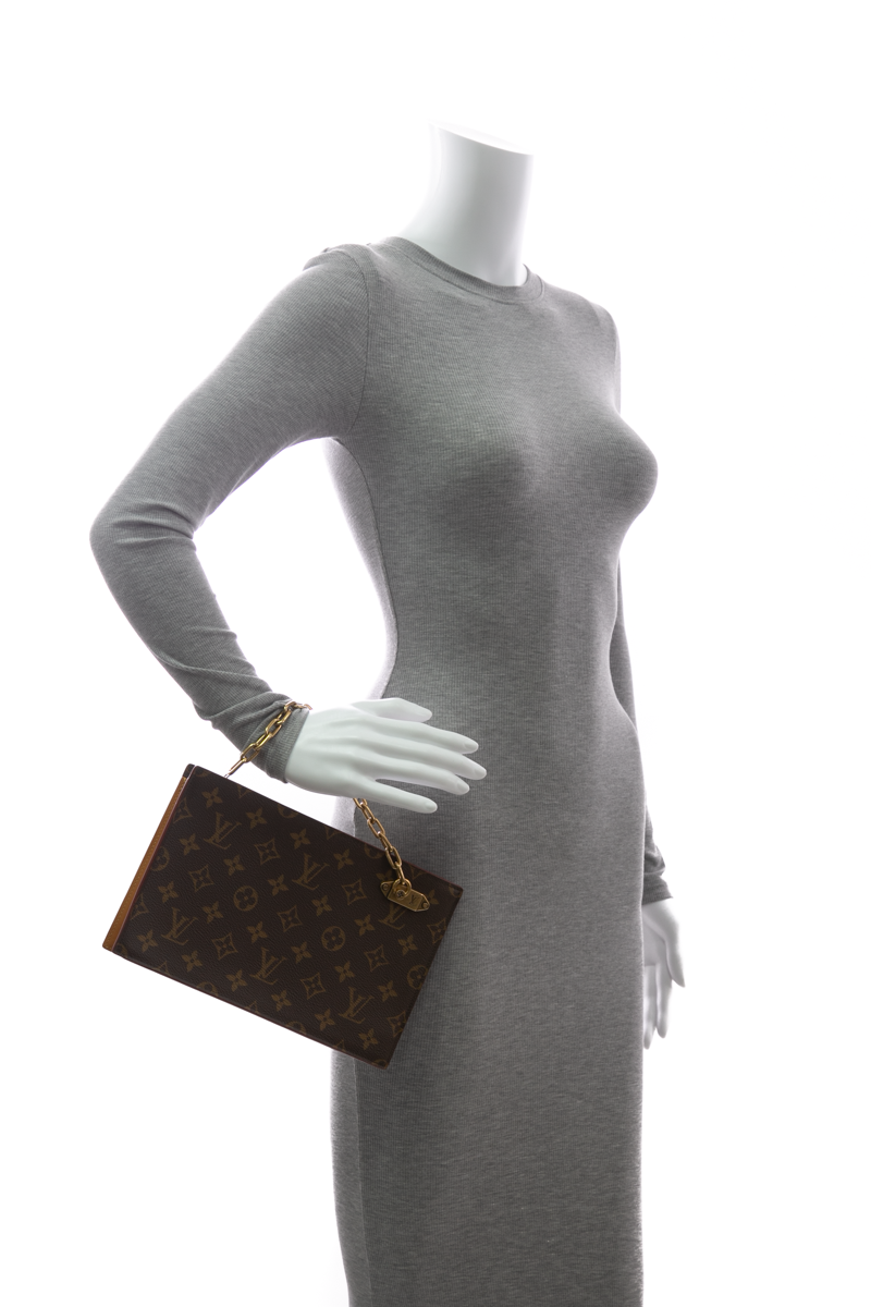 Louis-Vuitton-Legacy-Chain-Clutch-295416