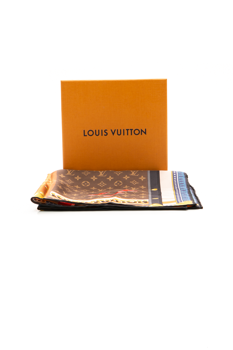 Trunk In Love Scarf