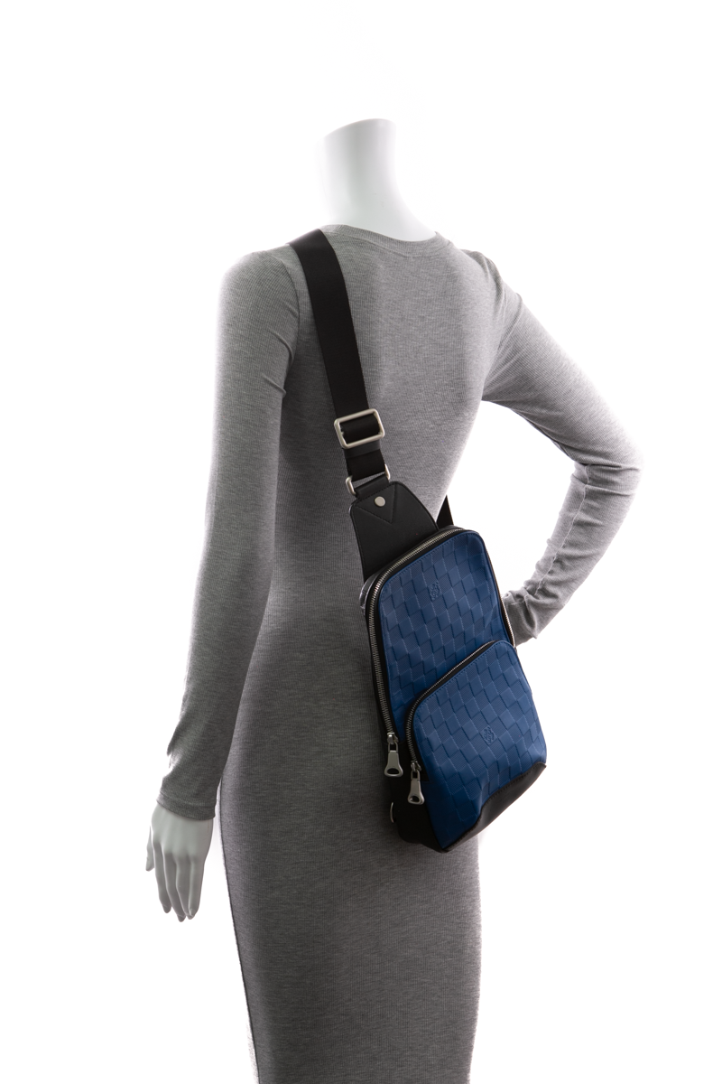 Avenue Sling Bag