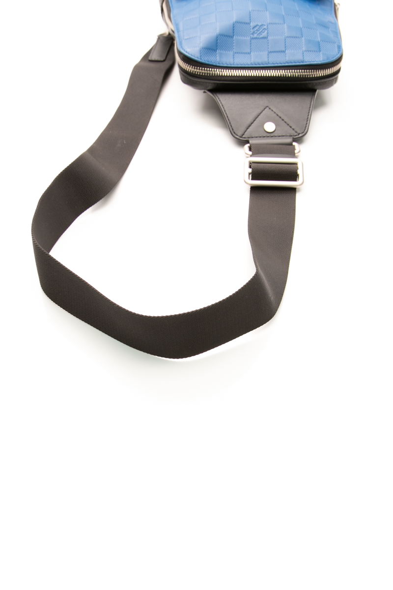 Avenue Sling Bag