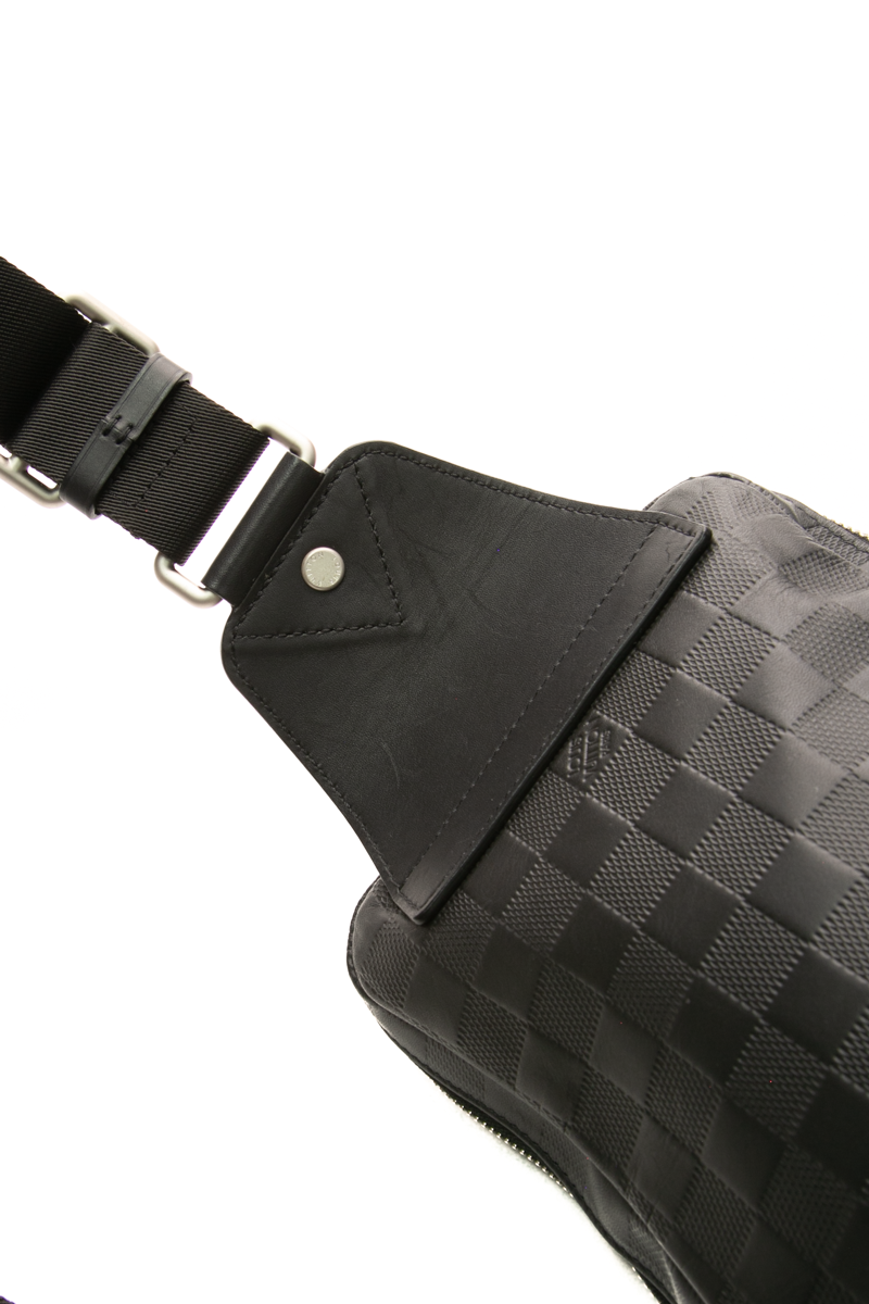 Avenue Sling Bag