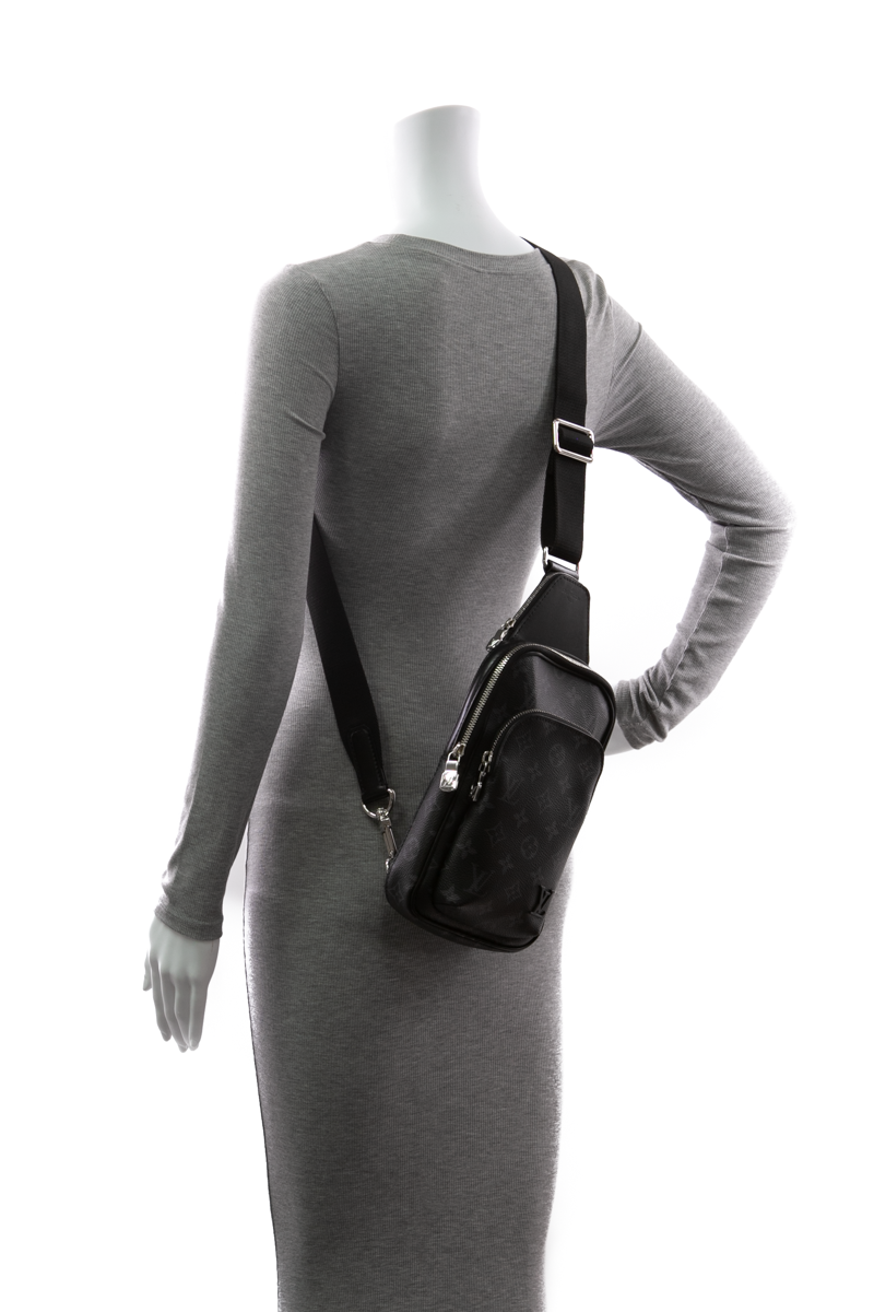 Louis-Vuitton-Avenue-Sling-PM-Bag-299584