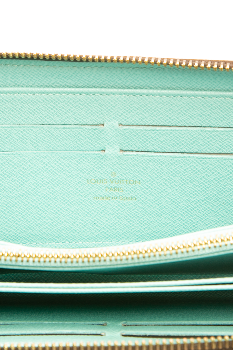 Illustre Zippy Wallet