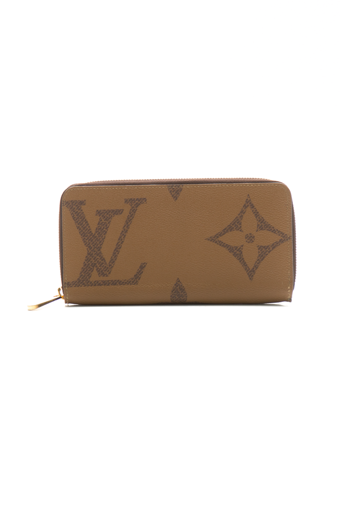 Louis Vuitton Zippy Wallet - Couture USA