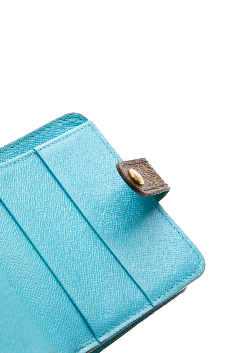 Compact Zippy Wallet