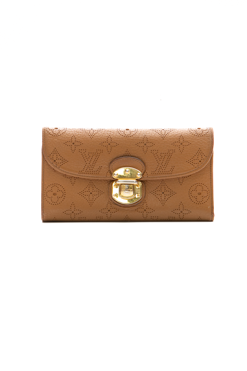louis-Vuitton-Mahina-Amelia-Wallet-299681