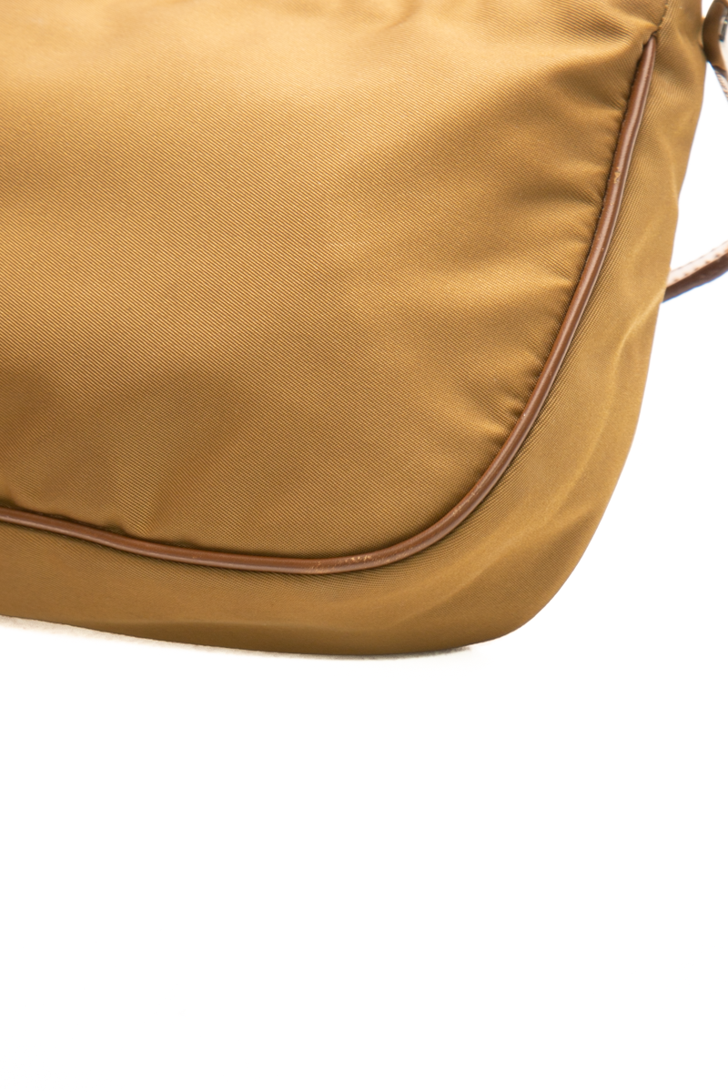 Vintage Logo Shoulder Bag