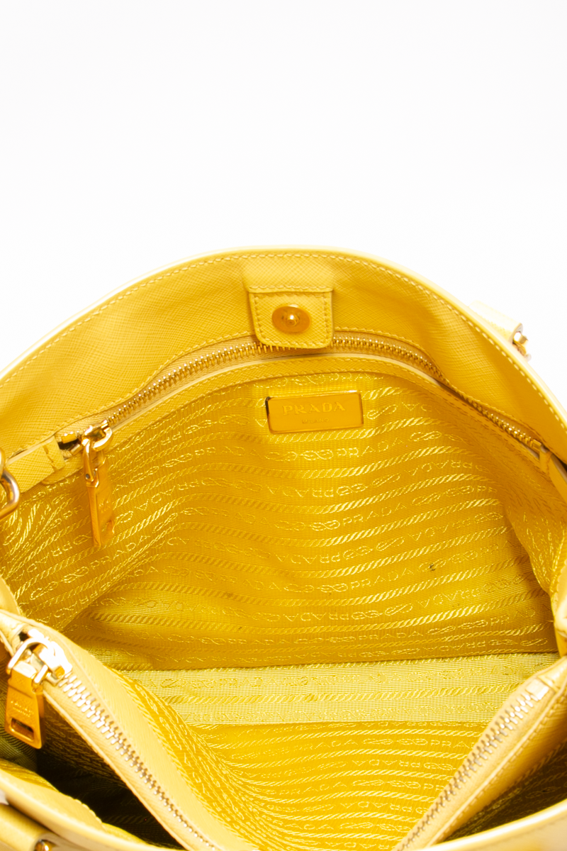 Medium Galleria Tote Bag