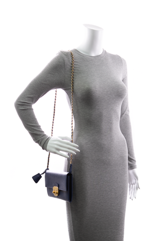 Prada-Lux-Bandoliera-Clutch-300557