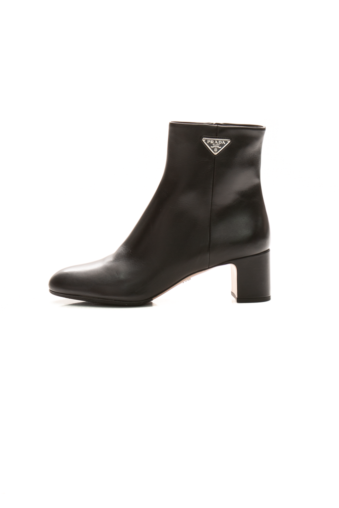 prada 美品　ブーツ　35.5サイズ Prada Zip Ankle Boots - Size 37.5 - Couture USA