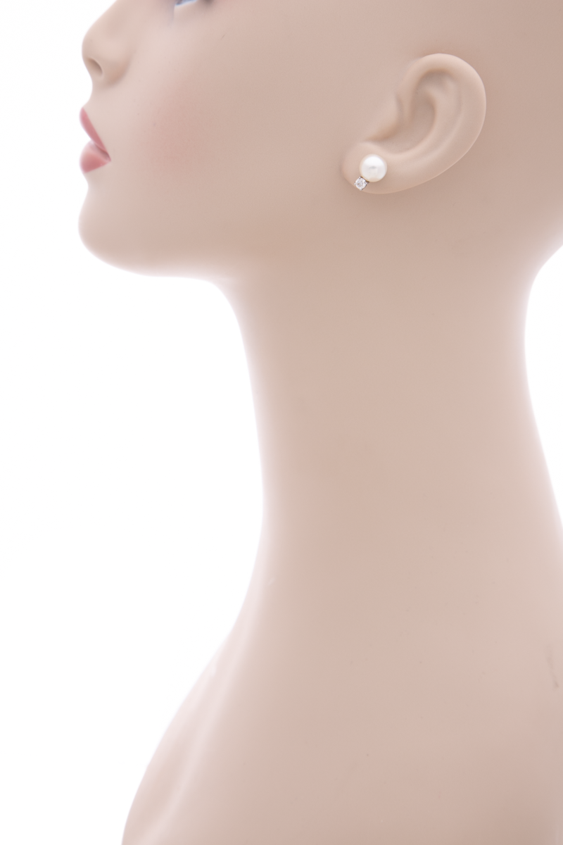 Signature Pearls Stud Earrings
