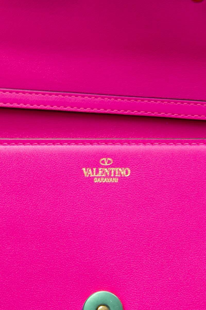 V Logo Loco Shoulder Bag